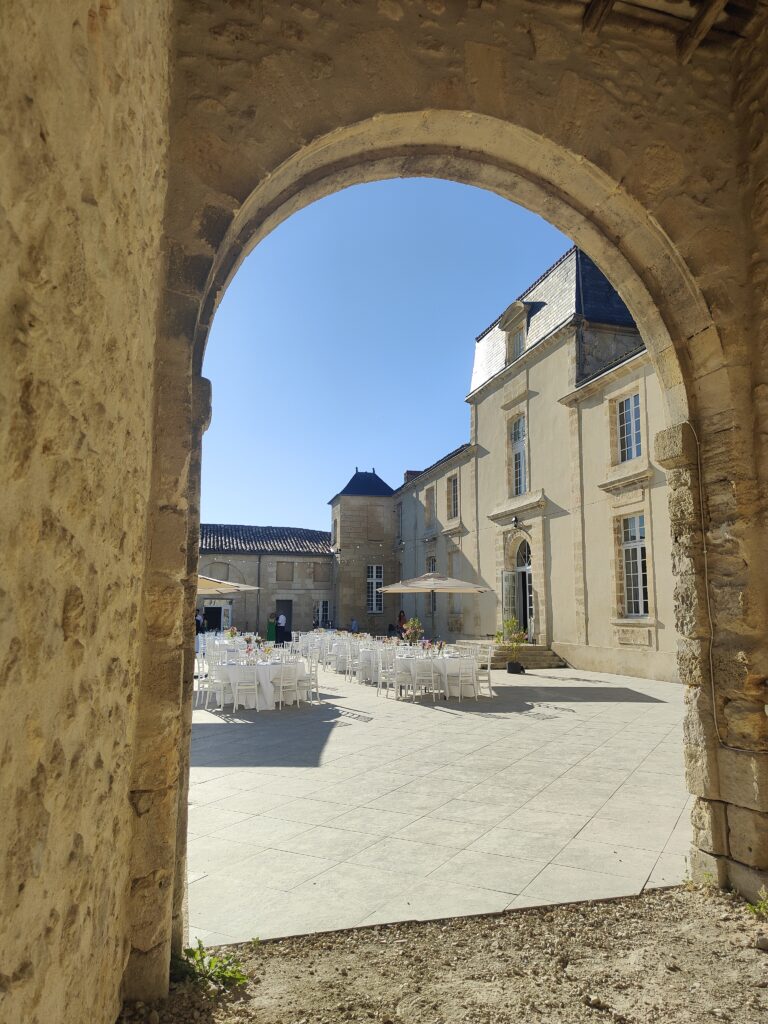 château formont Bordeaux ambares-et-Lagrave séminaire réunion d'équipe, lancement de produit, château diner extérieur