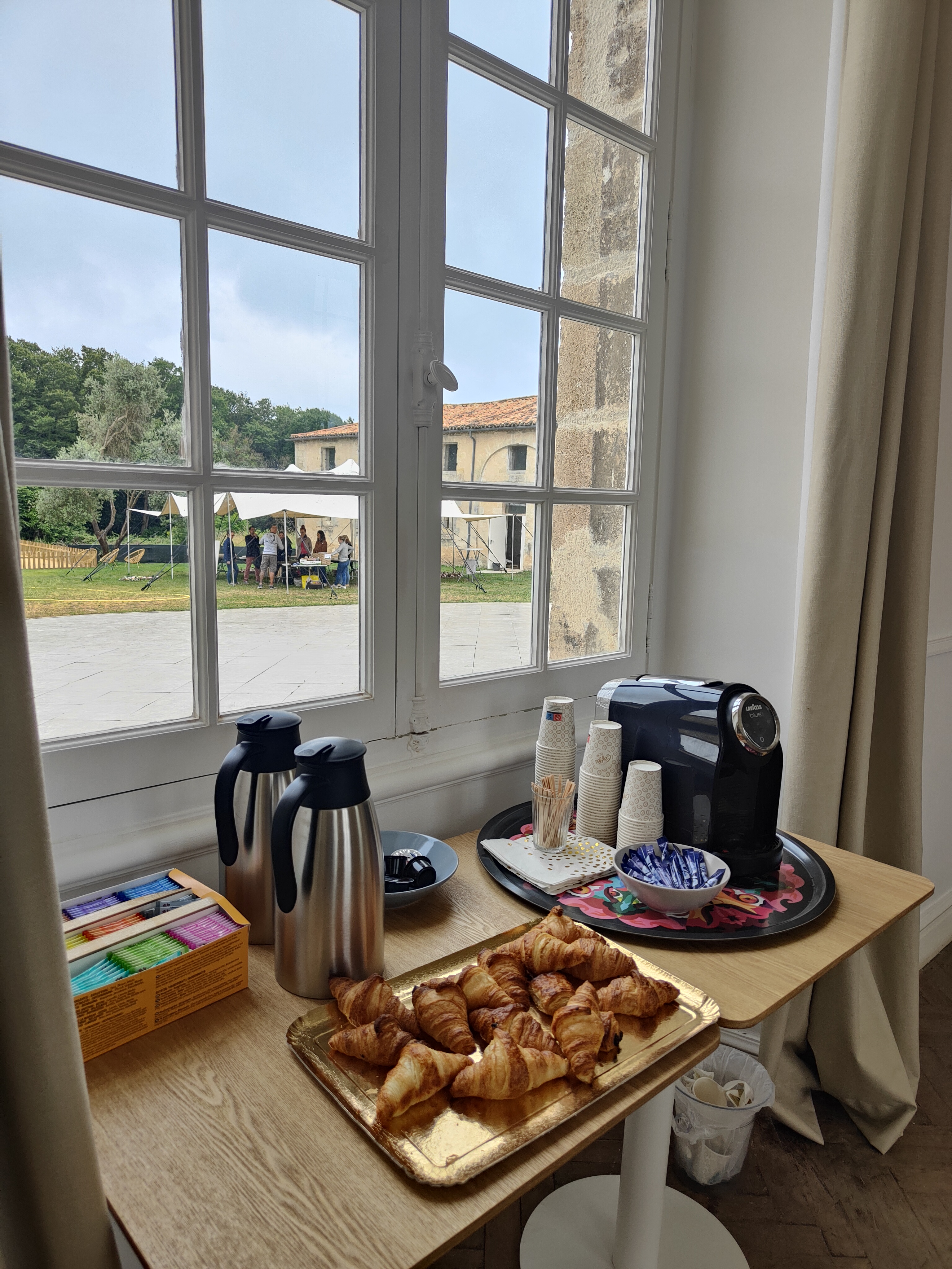 Petit déjeuner - accueil café - pause café - pause de réunion d'entreprise