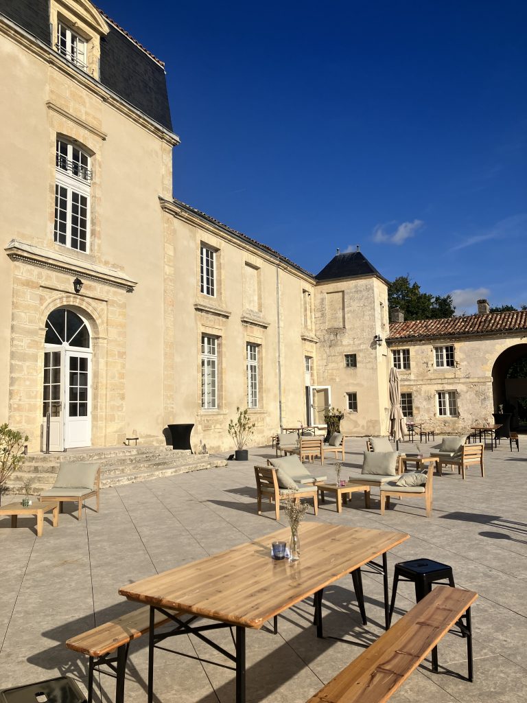 Salle de réunion conférence séminaire entreprise plénière extérieur bordeaux Ambarès et lagrave